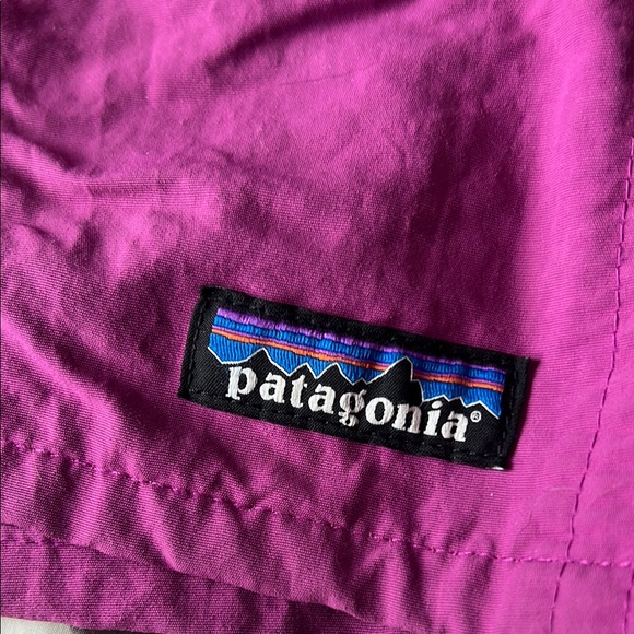 Patagonia Men's Baggies TM 5” inseam Hybrid Shorts in Magenta - Picture 5 of 7